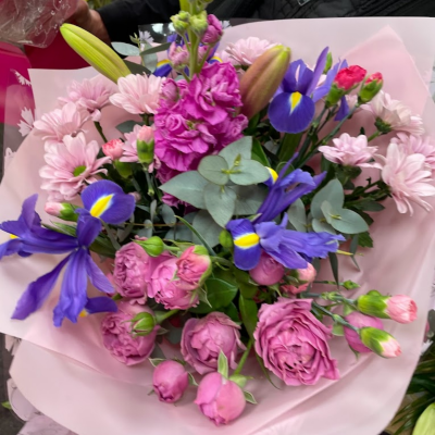 Eternal Charm - What could be more perfect than this fabulous collection of quality flowers hand-tied and delivered in water.