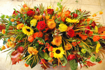 Autumn Coffin Spray S005 - Autumn Coffin Spray for a funeral in Derby by Beauty of Flowers