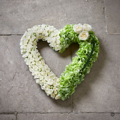 Open Heart - This exclusive heart of love to convey what words cannot express. It's two halves show the bond between two people. The distinctive sides of rosebuds and foliage unite to create the distinctive shape of love. Available in White, Red, Pink, Yellow or Mixed colours
