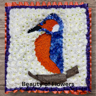 Kingfisher - This beautiful Kingfisher is an stunning design. Each petal is individualy layered to create the look of this amazing birds feathers. The base is 2ft x 2ft square. Other birds can be created, please contact us for more details